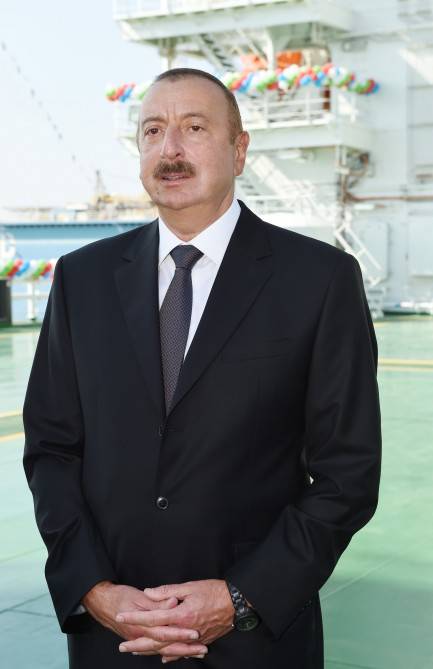 İlham Əliyev “Xankəndi” gəmisində FOTOLAR