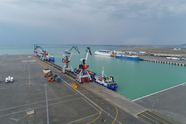 İlham Əliyev Dəniz Ticarət Limanı Kompleksində - FOTOLAR