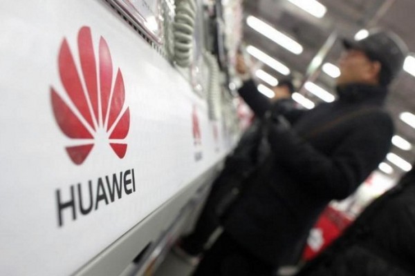 “Huawei” qalmaqalı - Keçmiş diplomat saxlanıldı