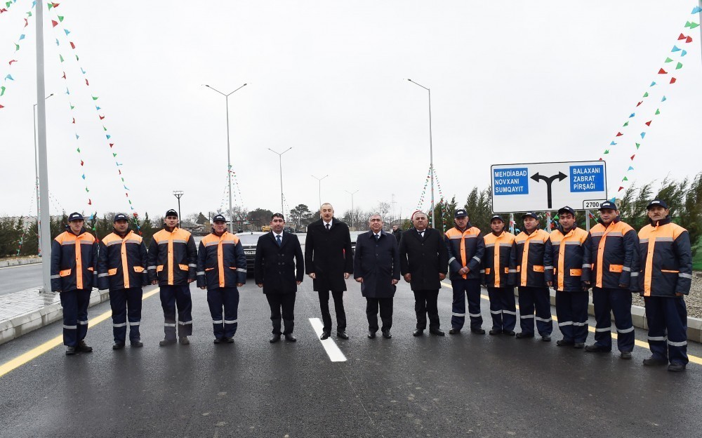 İlham Əliyev yeni yolun açılışında