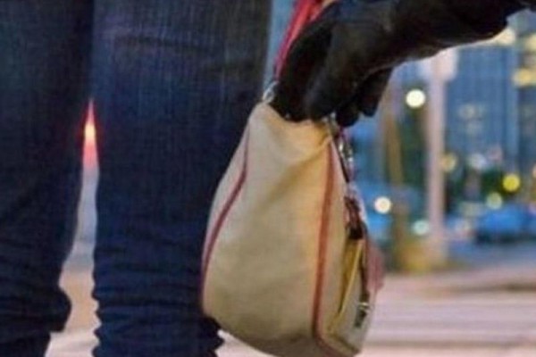 Bakıda soyğun: qadın müstəntiqin çantasından 2550 manat oğurlandı