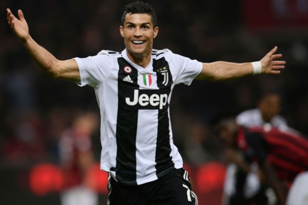 Ronaldo “Yuventus”a Super kuboku qazandırdı 