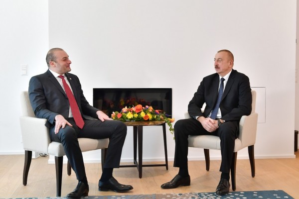 İlham Əliyev Gürcüstanın Baş naziri ilə görüşdü - FOTO