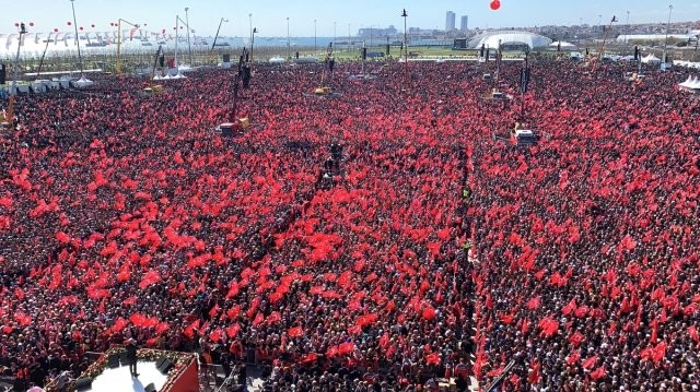 Mitinqə 1 milyondan çox insan qatılıb - FOTO