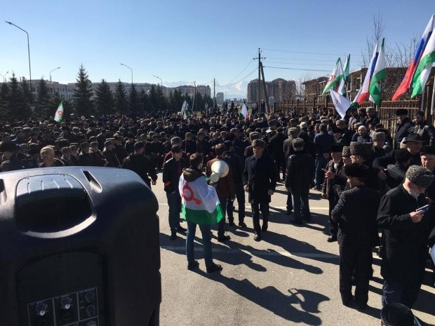 İnquşetiyada Çeçenistana qarşı mitinq başladı - FOTO-VİDEO