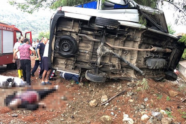 Turistləri daşıyan avtobus aşdı: 28 ölü