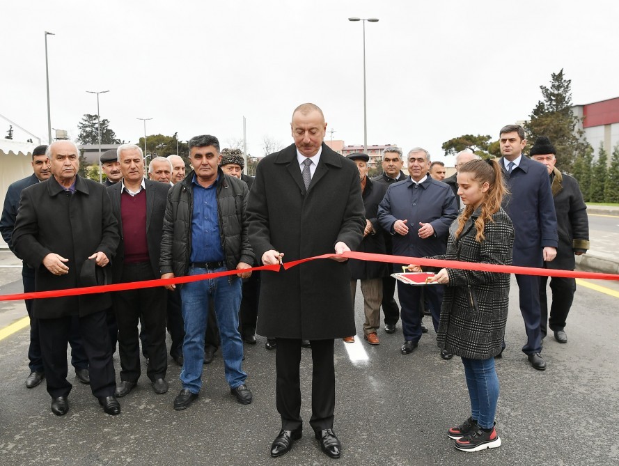 İlham Əliyev yeni yolun açılışında - FOTOLAR
