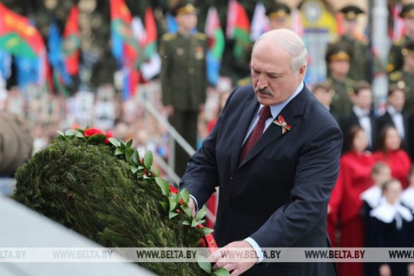 Putin Lukaşenkonu parada dəvət ETMƏDİ...