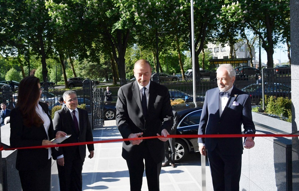 Prezident Belçikada səfirlik binasının açılışında - FOTOLAR
