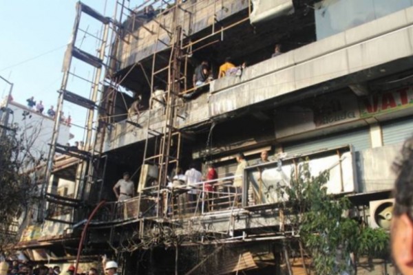 Hindistanda itcarət kompleksində yanğın: 15 yeniyetmə yanaraq ölüb