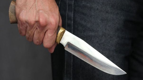 Cəlilabadda 27 yaşlı qız bıçaqlandı 