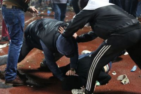 Paytaxt stadionunda izdiham - 16 nəfər öldü (FOTO+VİDEO)