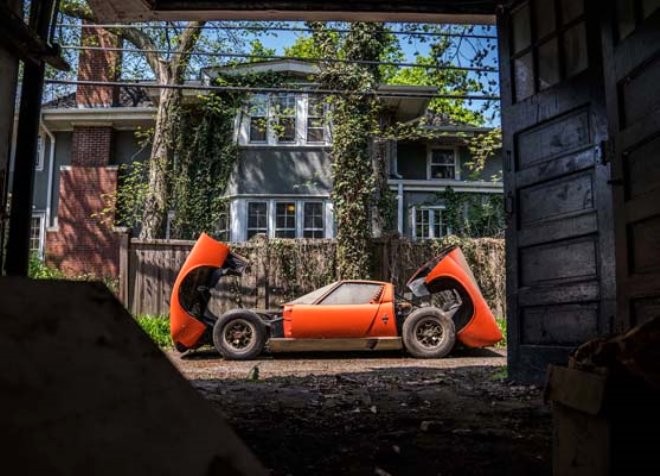Hərracda orta təmirli ev aldı - Qarajdan "Lamborghini" çıxdı (FOTOLAR)
