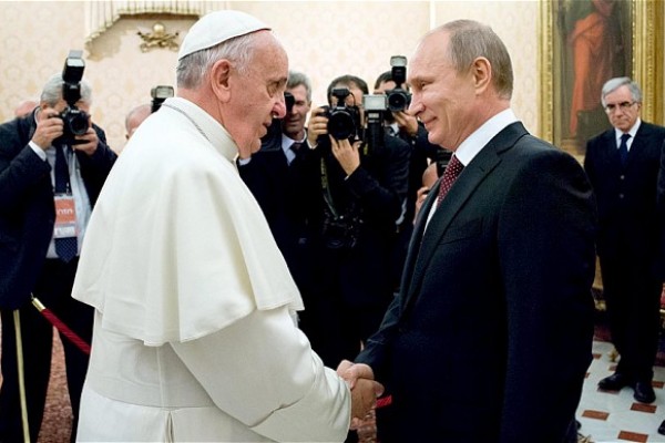 Putin Roma Papası ilə görüşdü 