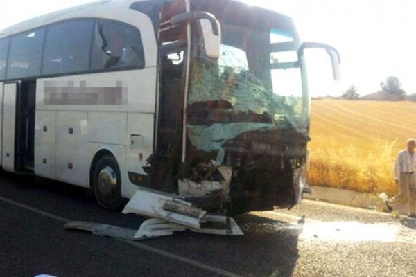 Türkiyədə avtobus yük maşını ilə toqquşdu: 6 ölü, 10 yaralı var... -VİDEO