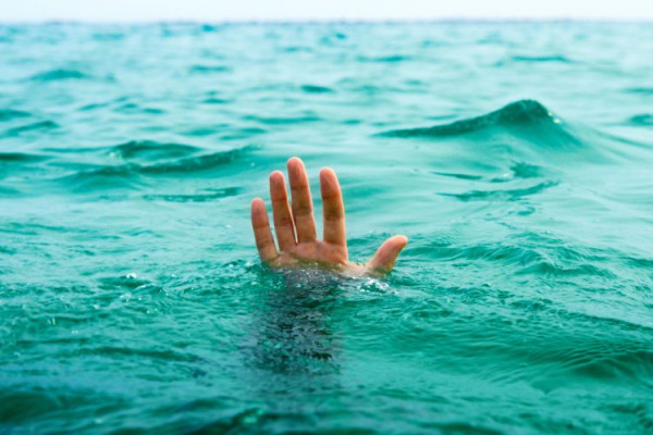 Qubada FACİƏ: Ana su kanalına düşən balasını xilas etmək istəyərkən boğuldu
