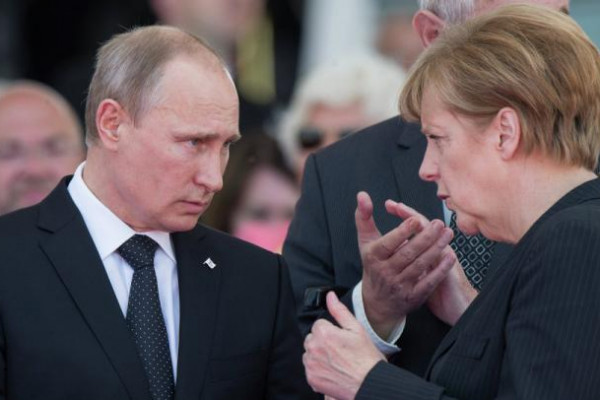Merkel və Putin telefonla danışdı 