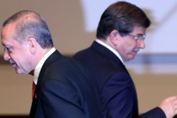 Davudoğlu partiyadan kənarlaşdırılır - AKP-də 5 saatlıq iclas