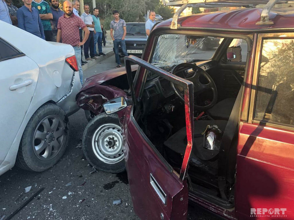 Sumqayıtda zəncirvari yol qəzası - 2 sürücü ağır yaralandı (Video)