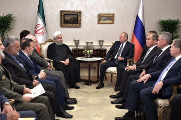 Putin Ankarada Ruhani ilə görüşdü 