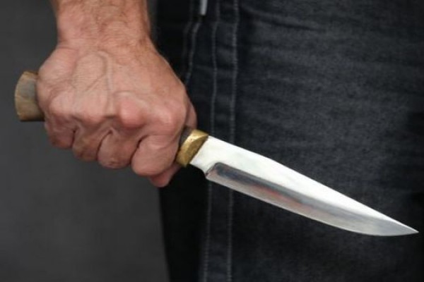 Gəncədə 22 yaşlı oğlan bıçaqlandı 