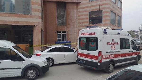 Azərbaycanlı qadın biznes mərkəzində intihar etdi - Cibindən məktub tapıldı