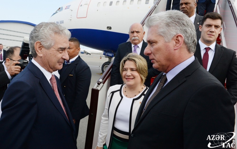 Kuba prezidenti Bakıya gəldi - FOTO