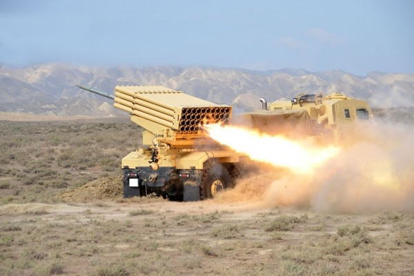 Ordumuzun raket və artilleriya bölmələri döyüş atışları icra etdi (Video+Foto)