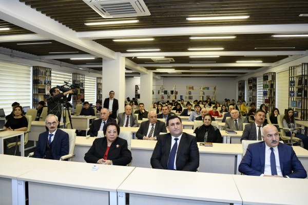 ADNSU-da Fərman Salmanova həsr olunmuş miniatür kitabın təqdimatı oldu - FOTO