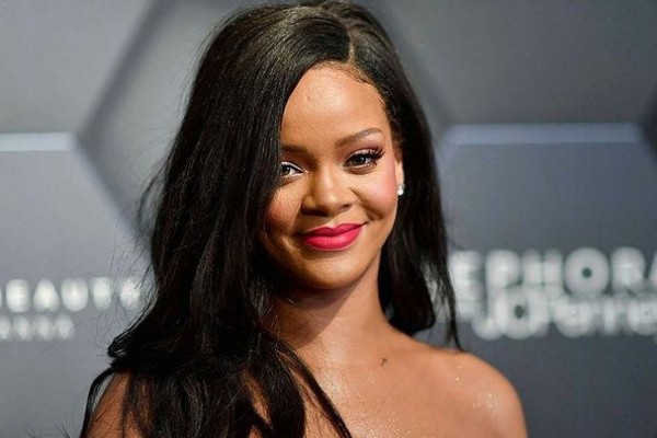 Rihanna kimanosu ilə göz qamaşdırdı - FOTO