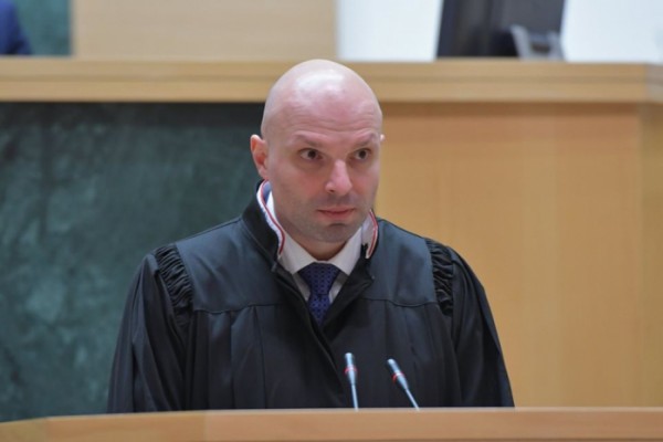 Gürcüstanın Baş prokuroru istefa verdi 