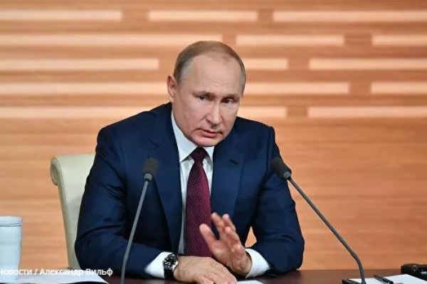 Putin koronavirusa görə karnatin vaxtını uzatdı 
