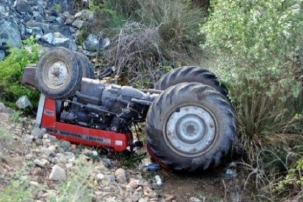 Qusarda dərəyə aşan traktorun sürücüsü öldü 