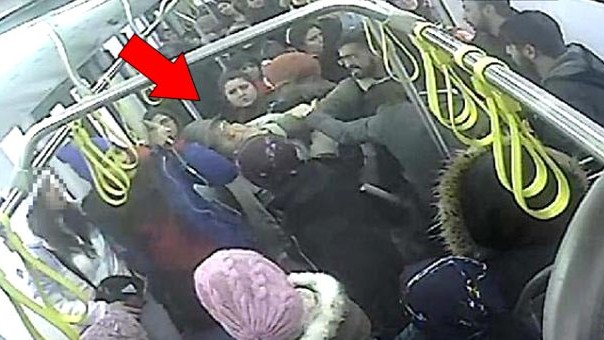 Ahıl kişi avtobusda tələbə qızlara təcavüz etdi - VİDEO