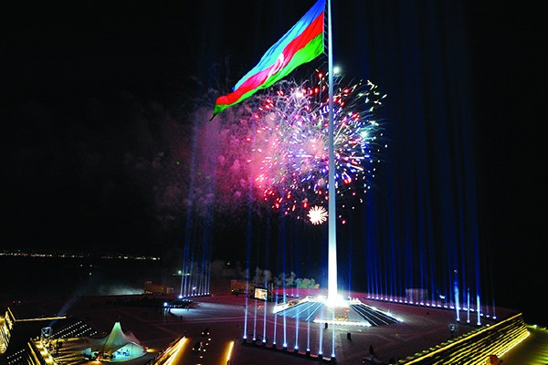  Dünya Azərbaycanlılarının Həmrəyliyi Günüdür