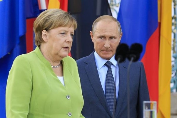 Moskvada Vladimir Putin-Angela Merkel görüşü başladı 