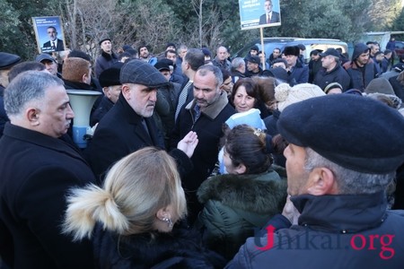 Rauf Arifoğlu Naximov küçəsinin sakinləri ilə görüşdü - VİDEO (FOTO)