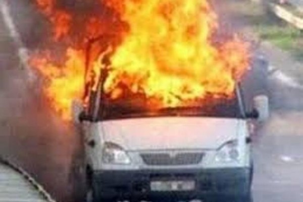 Xırdalanda "Opel" yandı