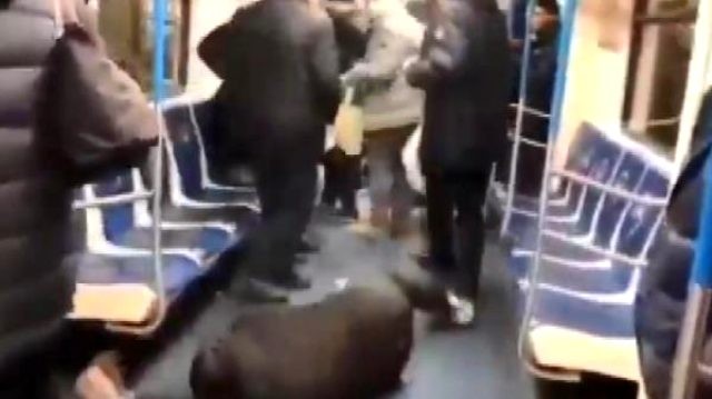Metroda  koronavirus zarafatı edən gənc həbs edildi FOTO+VİDEO