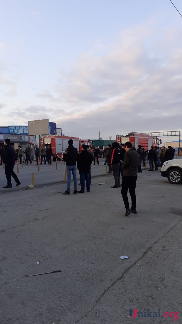 "Sədərək" ticarət mərkəzindəki yanğın söndürüldü- Etibar Mirzəyev hadisə yerində (FOTO-VİDEO)