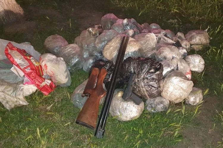 Azərbaycanda sərhəddə İNSİDENT:115 kq olan heroin, silah götürüldü (FOTOLAR)