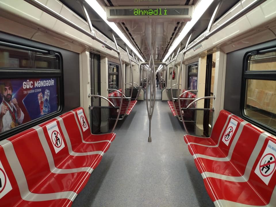 Bakı metrosu açıldı - Vaqonlarda belə oturmalısınız! (FOTOLAR)