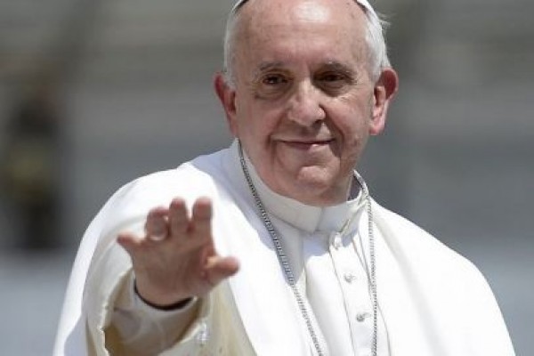 “İnsanlar maddiyyatdan daha önəmlidir” - Roma papası