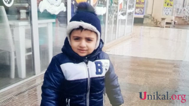 Azərbaycanda polis azyaşlını ölümdən belə xilas etdi -Video