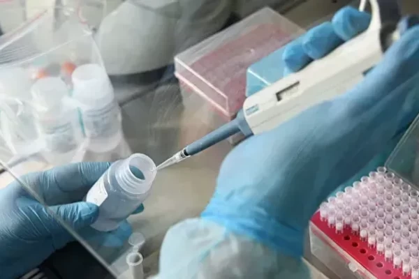 Rusiyada koronavirus üçün peyvəndin ilk sınağı başa çatıb 