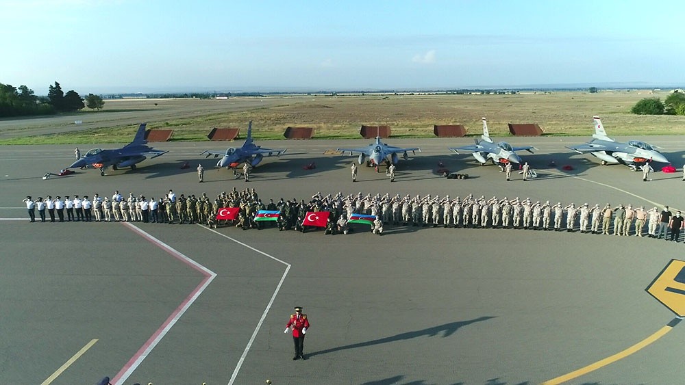 “TurAz Qartalı-2020” təlimlərində iştirak edəcək F-16-lar AZƏRBAYCANDA - VİDEO/FOTO
