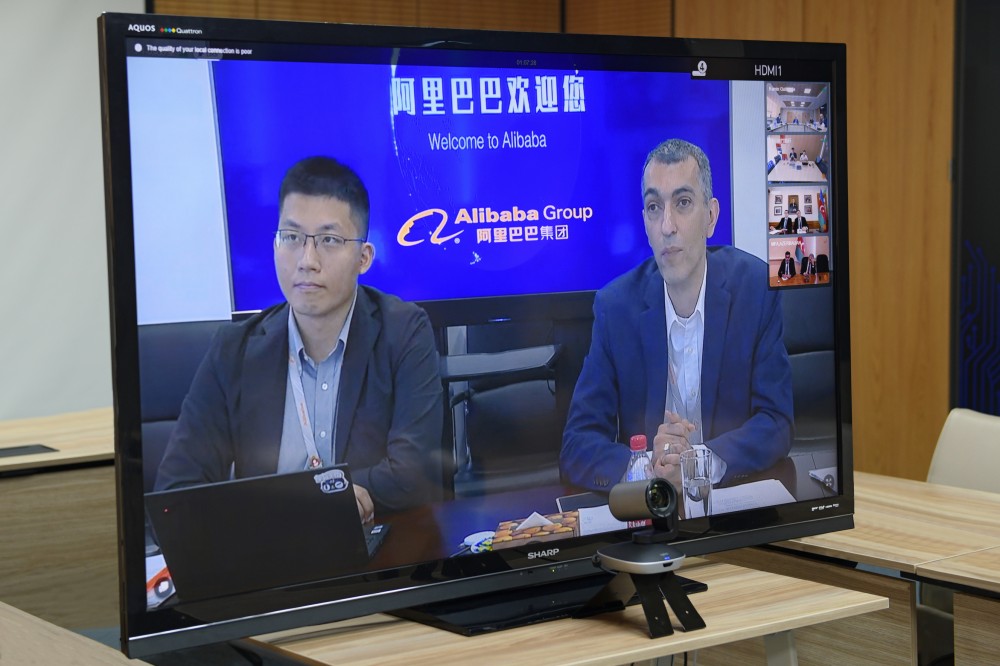 Nazir “Alibaba Group” şirkətinin nümayəndələri ilə görüşdü - FOTOLAR