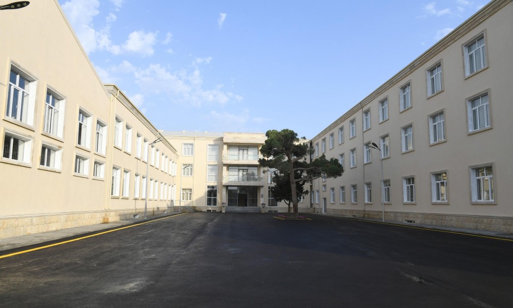 Prezident Aqarunovun adını daşıyan məktəbin açılışında- FOTO (YENİLƏNİB)