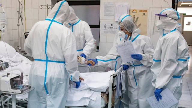 Qonşu ölkədə daha 256 nəfər koronavirusdan öldü