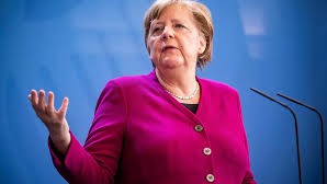 Merkel gizlincə Navalnıya baş çəkdi 